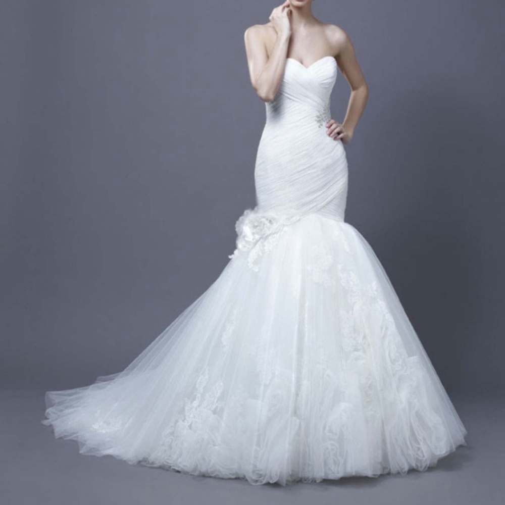 NEW NEVER WORN Enzoani Harika